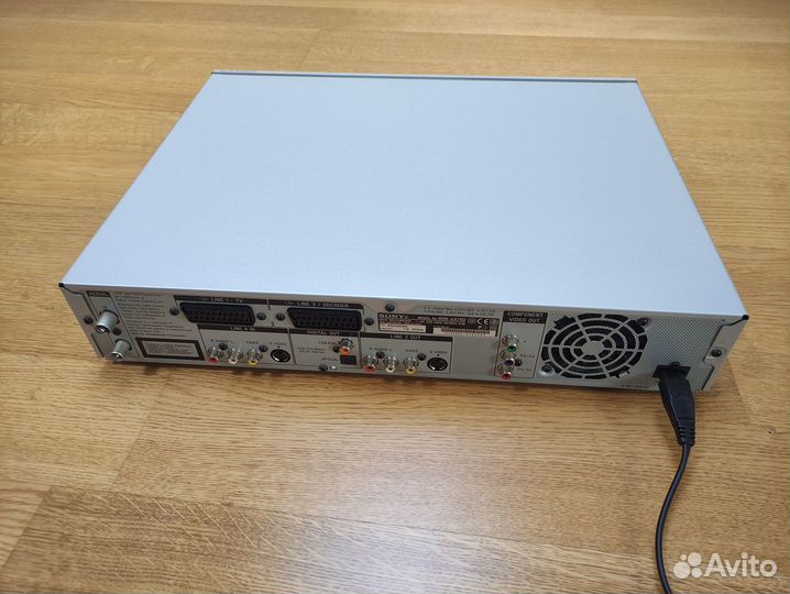 DVD-рекордер Sony RDR-GX700