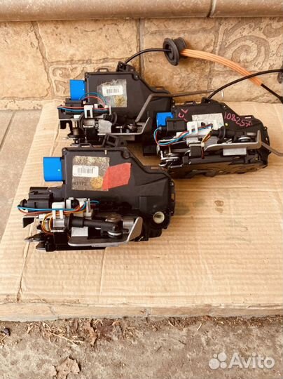 Замок с доводчиком передний, задний Ауди А8д3