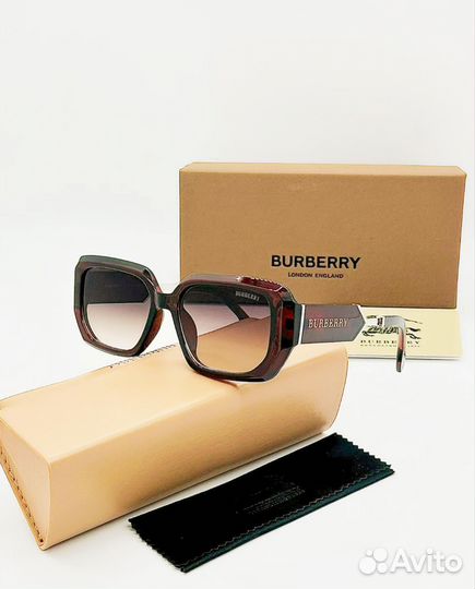 Солнцезащитные очки burberry