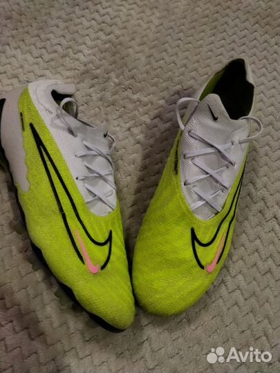 Футбольные бутсы nike