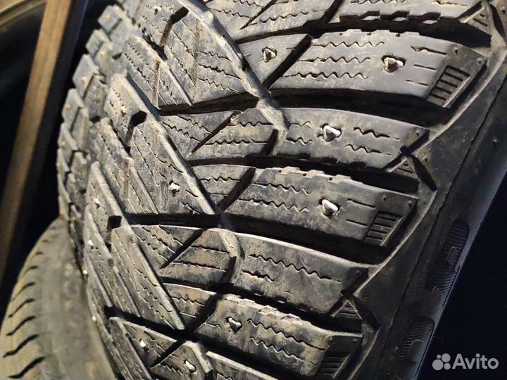 Dunlop Ice Touch 215/55 R17