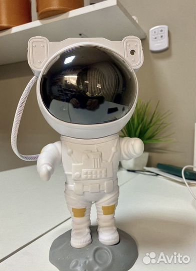 Ночник проектор Космонавт