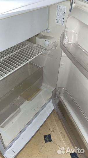 Холодильник маленький б/у