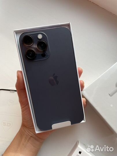 iPhone xr в 14 про полный комплект на фото