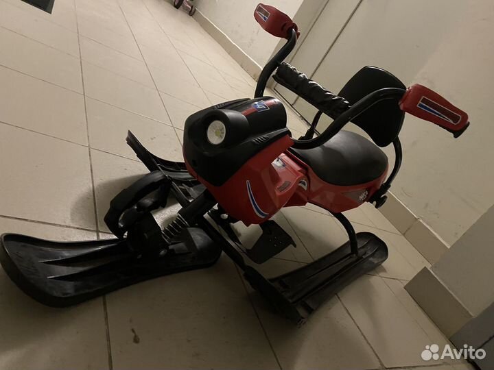 Снегокат ника со спинкой