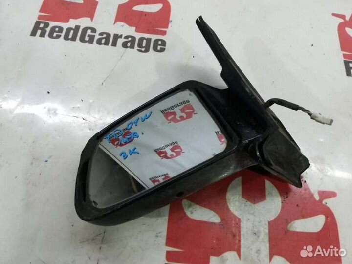 Зеркало левое Suzuki Escudo TD01W G16A 1992