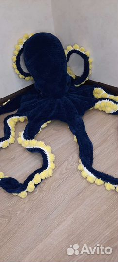 Осьминог игрушка вязаная