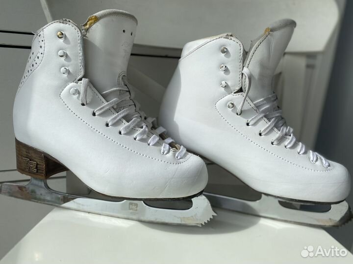 Фигурные коньки risport RF3 pro 245