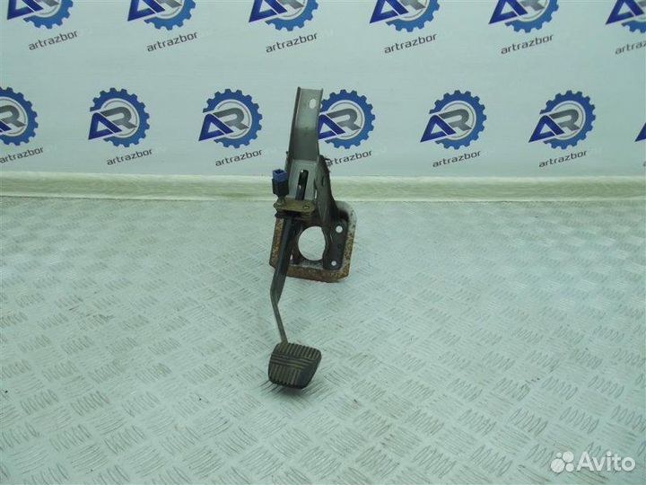 Педаль тормоза Nissan Almera Classic B10 1.6 QG16