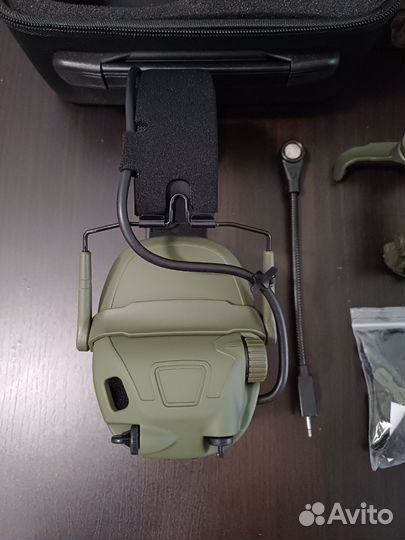 Активные наушники с креплениями на шлем