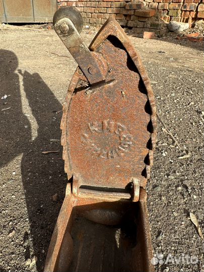 Утюг старинный чугунный угольный