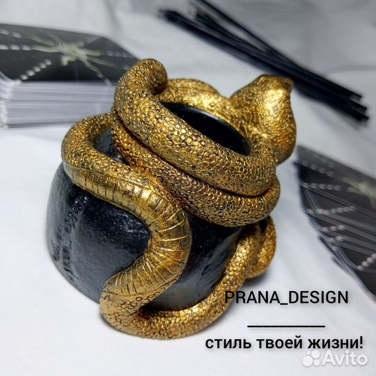 Череп кобра золото Декор из гипса