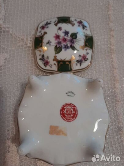 Фарфоровые предметы в зеленом цвете