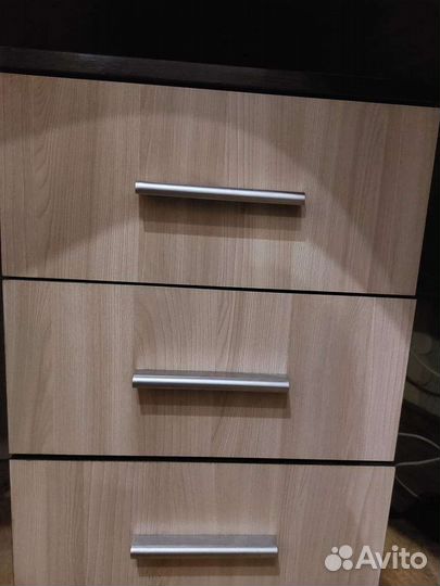 Угловой письменный стол