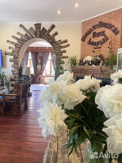 Официант от 18 лет