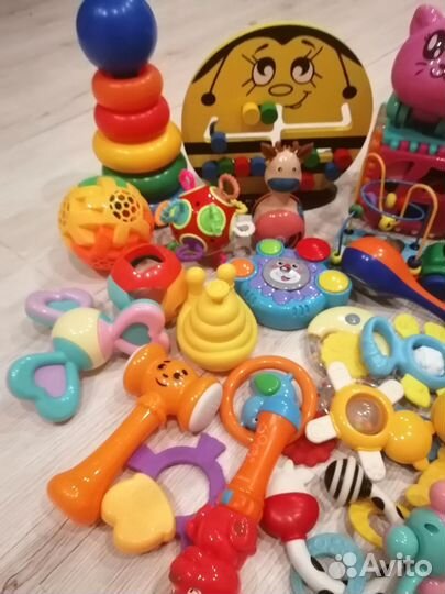 Развивающие игрушки для малышей