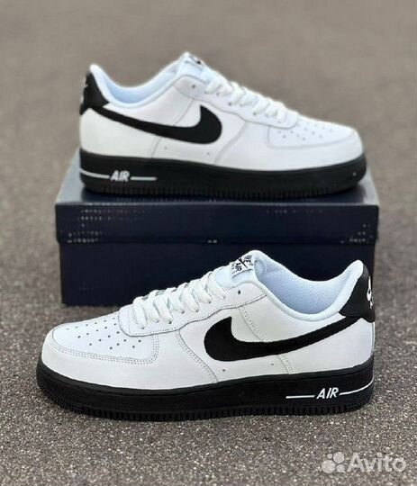 Nike air force 1 белые с чёрн разм. 42