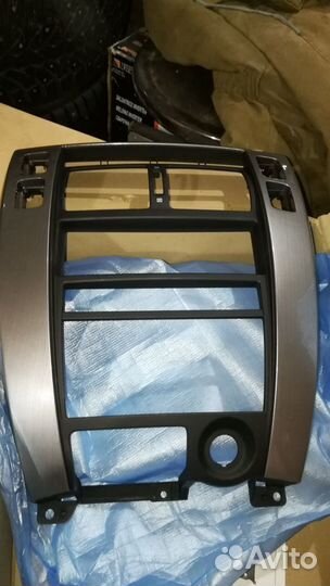 Рамка магнитолы Hyundai Tucson 2006