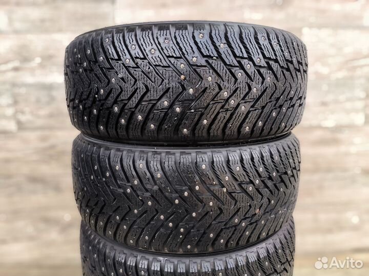 Nokian Tyres Hakkapeliitta 8 215/50 R17