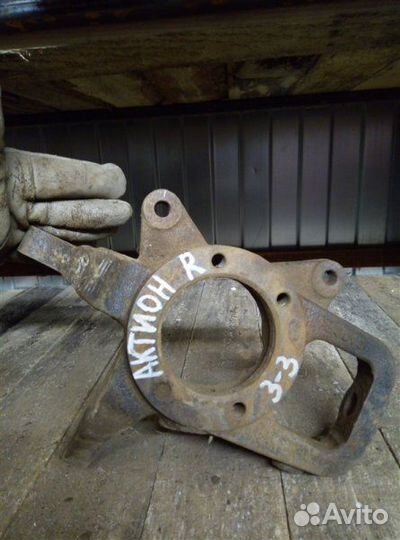 Кулак (цапфа) передний правый Ssang Yong Actyon