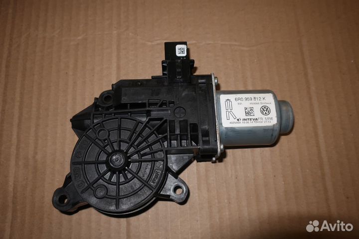 Мотор стеклоподъёмника Skoda Fabia 2 задний правый