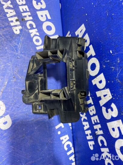 Крепление подрулевых переключателей Ford Focus 2