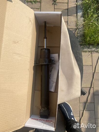 Амортизатор 4062A024 Pajero 4