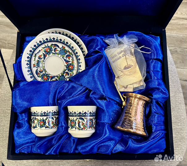 Кофейный набор с туркой и фарфоровыми чашками