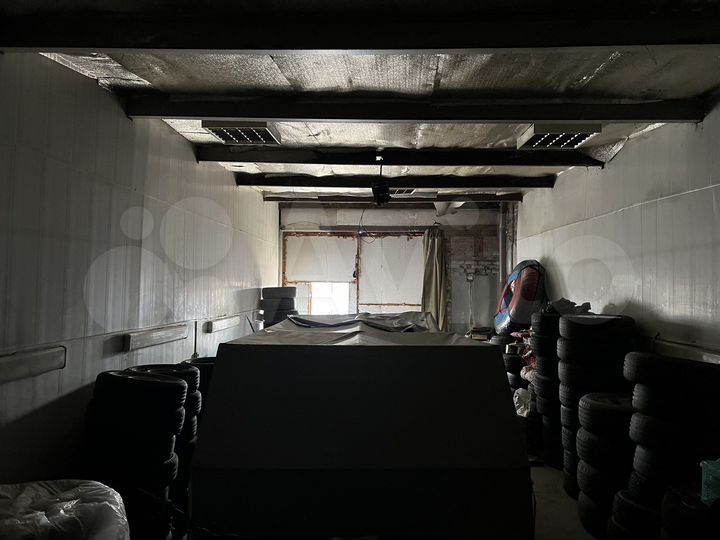 Гараж, > 30 м²