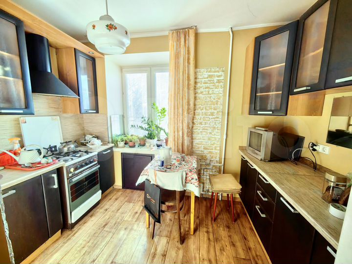 2-к. квартира, 46 м², 5/5 эт.