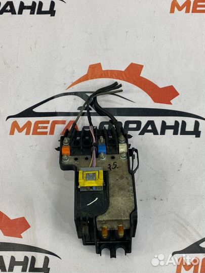 Блок предохранителей под капот передний Peugeot