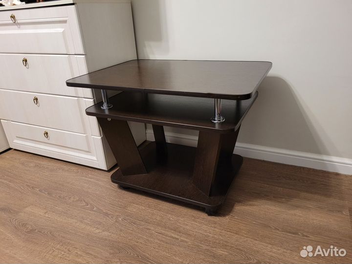 Журнальный столик