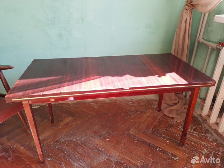 Журнальный столик