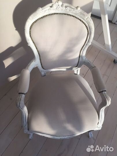 Антикварное кресло