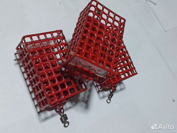 Кормушка фидерная