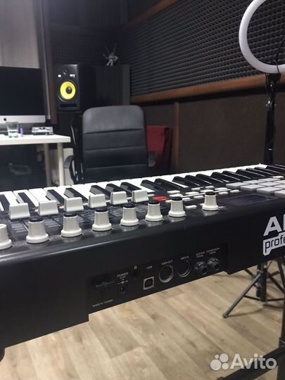 Midi клавиатура Akai MPK 49