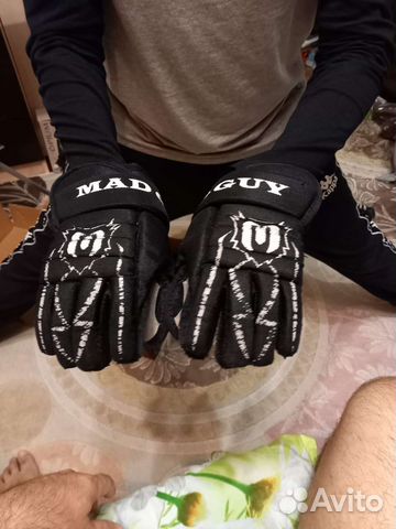 Хоккейные перчатки