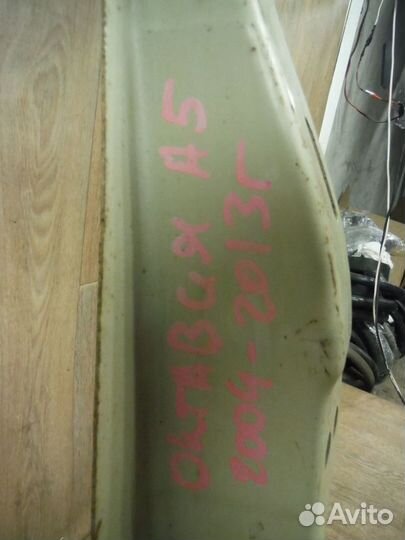 Стойка средняя левая внутренняя skoda Octavia 2011