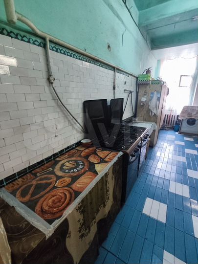 Комната 23 м² в > 9-к., 2/4 эт.