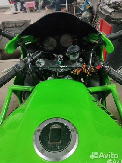 Kawasaki ZX-9R