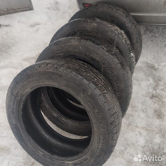 Nokian Tyres Hakkapeliitta R 235/60 R18