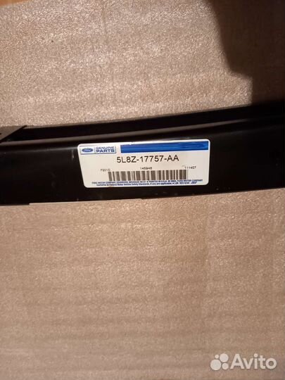 Усилитель переднего бампера ford escape