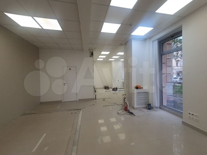 Торговая площадь на трафике у метро 50 м²