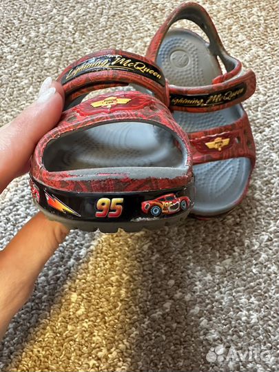 Сандали crocs