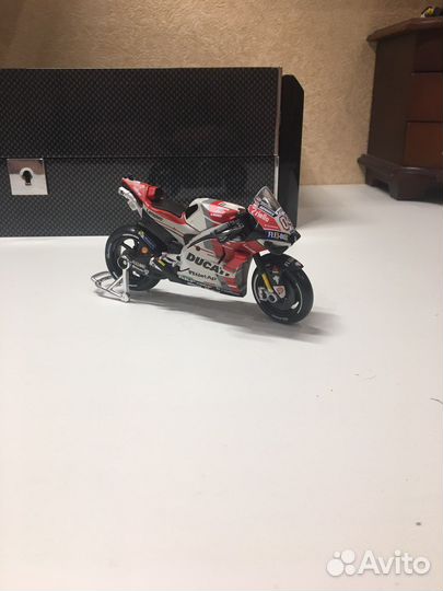 Модель мотоцикла 1/18