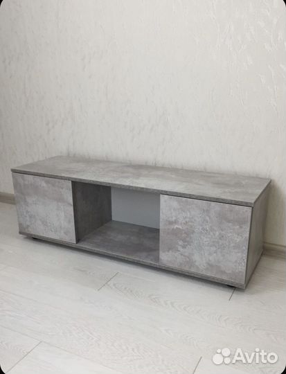 Тумба под телевизор 111х34х36 см