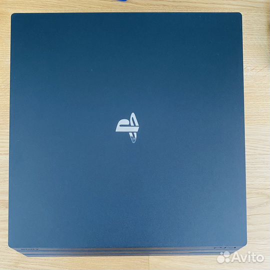 Sony playstation 4 PS4 Pro 1tb с играми