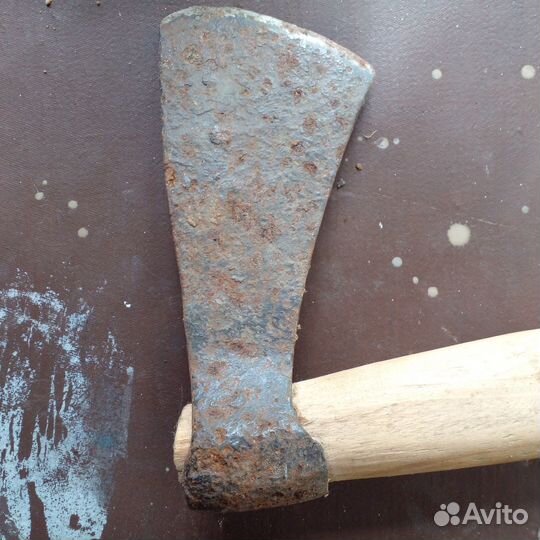 Топор старинный