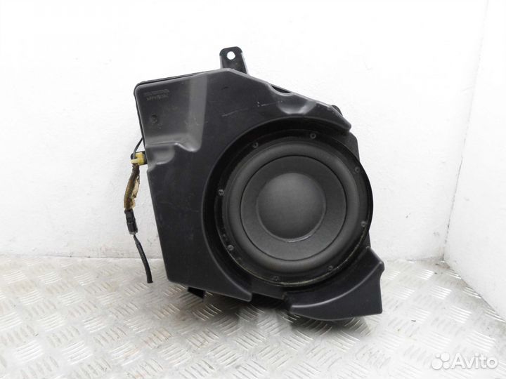 Сабвуфер Honda Pilot 1