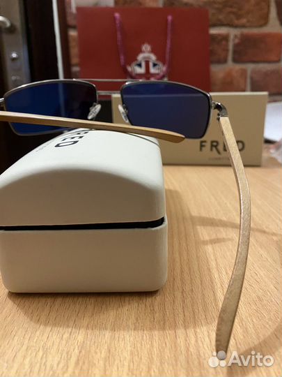 Солнцезащитные очки Fred